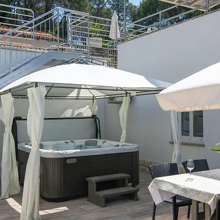 App Marina 2 Apartman