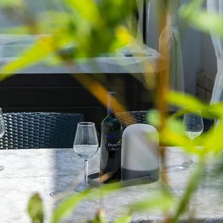 App Marina 2 דירה *